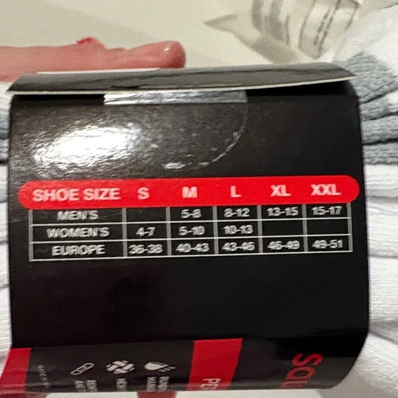 Saucony White Athletic No-Show Socks.  6 pack.  NWT - Picture 4 of 4